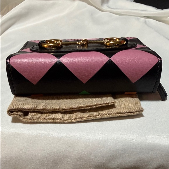 Gucci Pink and Black Wallet with Gold Accents - Picture 4 of 8